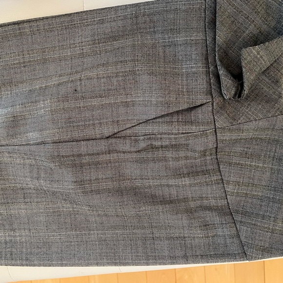 Straight leg trousers with side pockets and draped belt - Picture 3 of 6